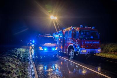 Affalterbach: Smart Cabrio stuerzt nach Verkehrsunfall auf die Seite - Fahrer schwer verletzt